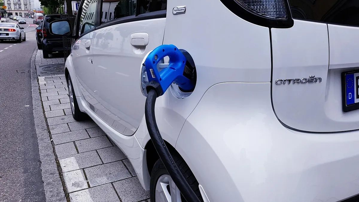 Electric Vehicle Charging Stops: A Beginner's Guide for UK Drivers